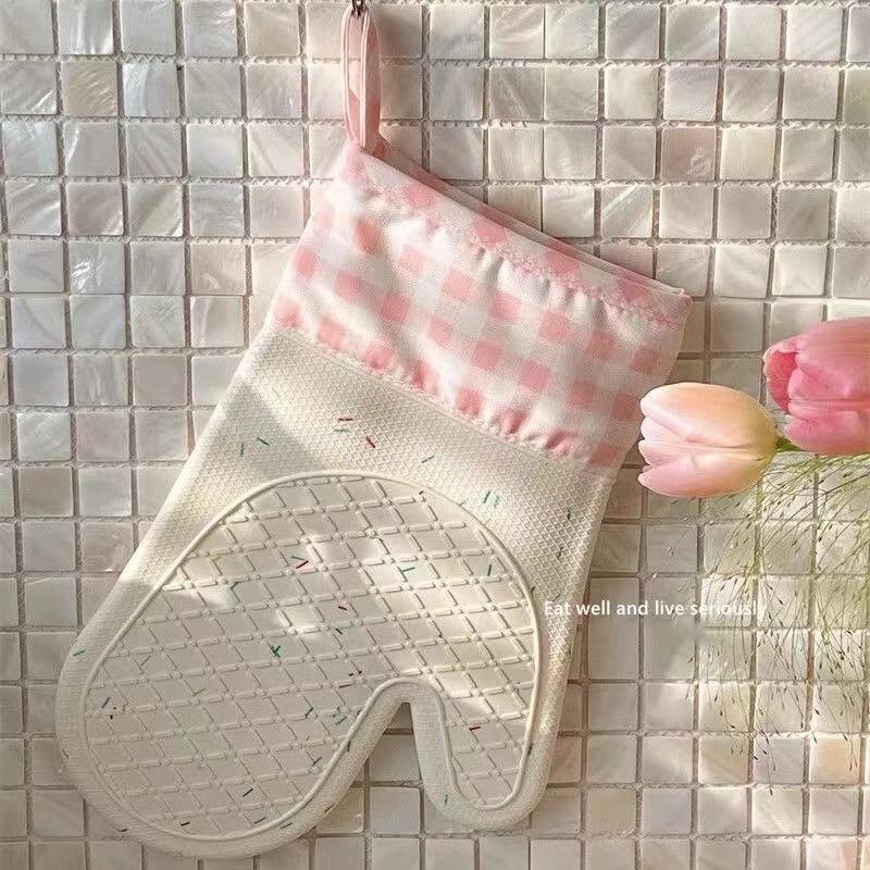 ZISIZ Korean Style Pink Plaid Heat-Resistant Silicone Oven Mitt