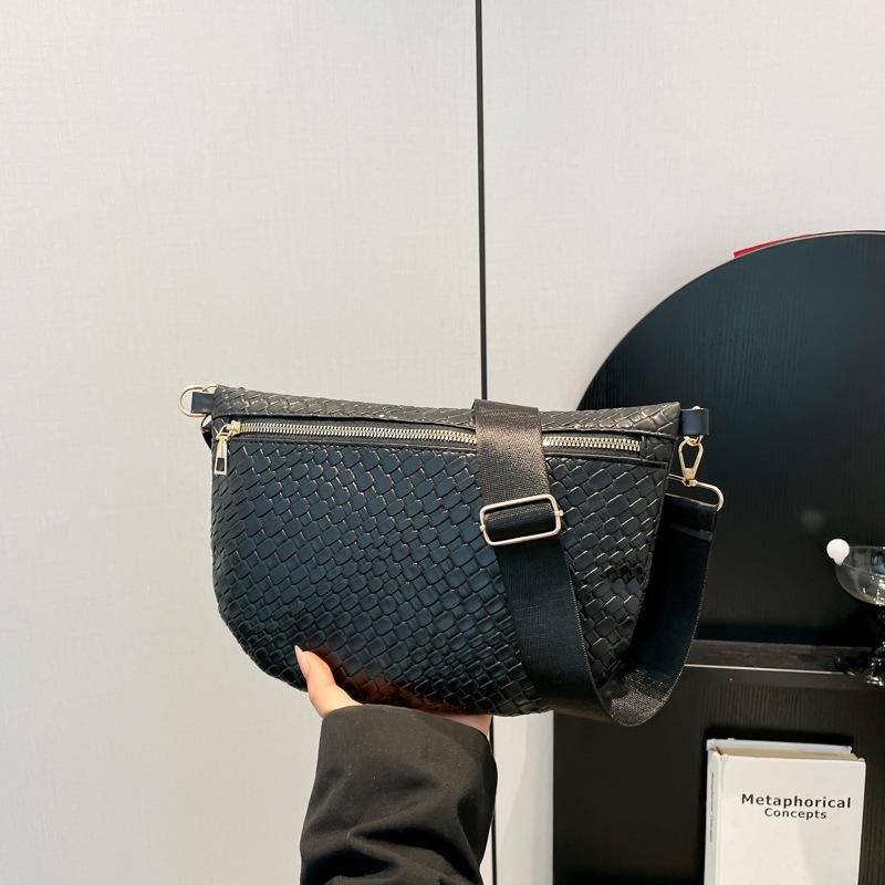 Trend retro niche design women's bag summer new popular temperament shoulder crossbody breast bag fashion versatile