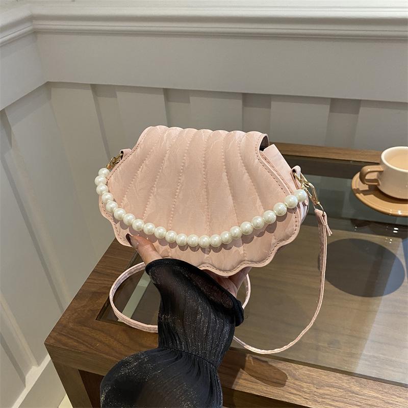 High-end Niche Pearl Bag for Women's New Fashion Crossbody Bag Ins Simple and Versatile One-shoulder Shell Bag