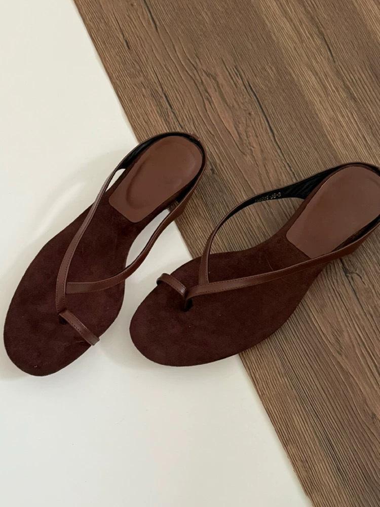 

Sheepskin version~ French round head cover toe pinch sandals women s 2025 summer thick heel wedge herringbone cool slippers outside 40 коричневый