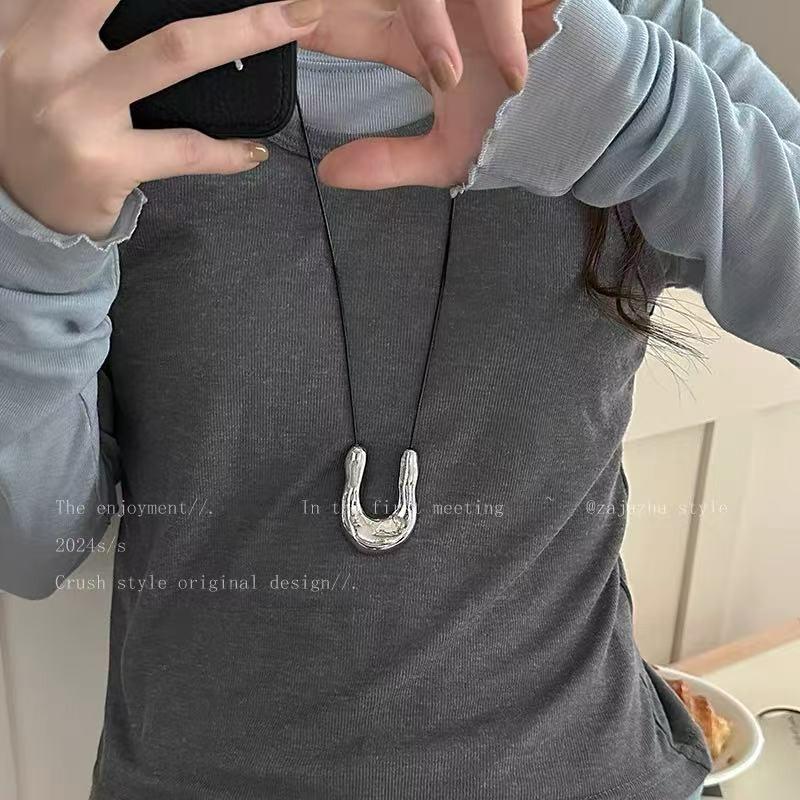 Retro Autumn and Winter Long Necklace Women's High-end Sweater Chain Niche Design Accessories