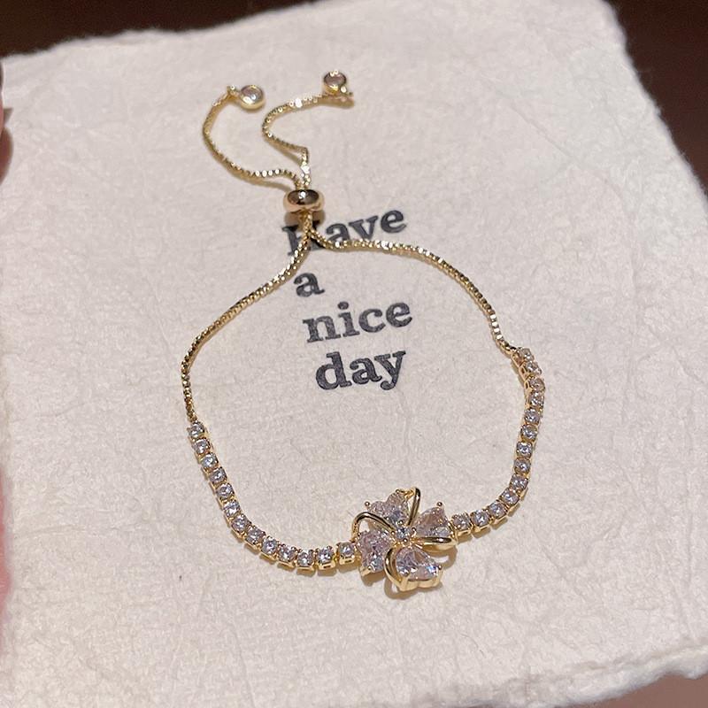 Floral Zirconium Adjustable Bracelet For Women With Elegant And Trendy Style