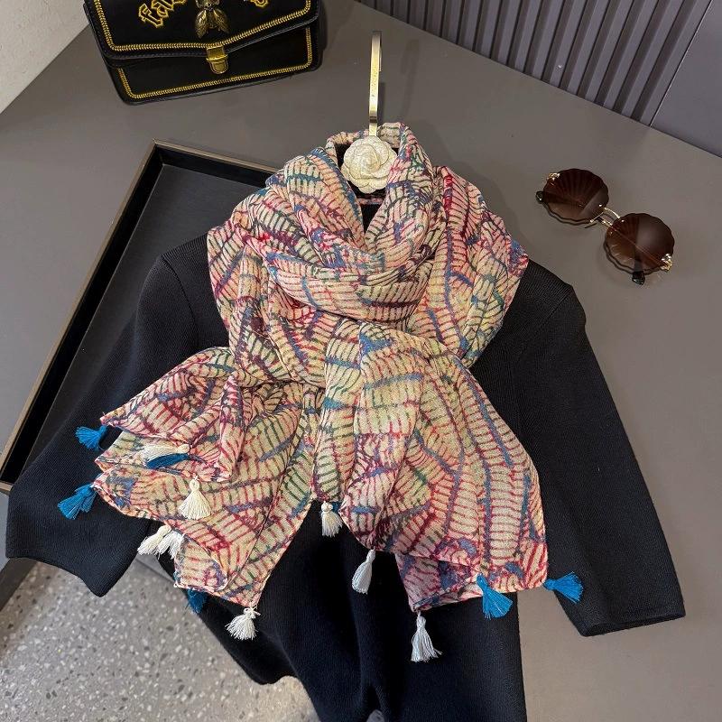 31 Designs Autumn Vintage Floral Tassel Viscose Shawl Scarf Lady High Quality Wrap Pashmina Stole Bufandas Muslim Hijab 180*90Cm