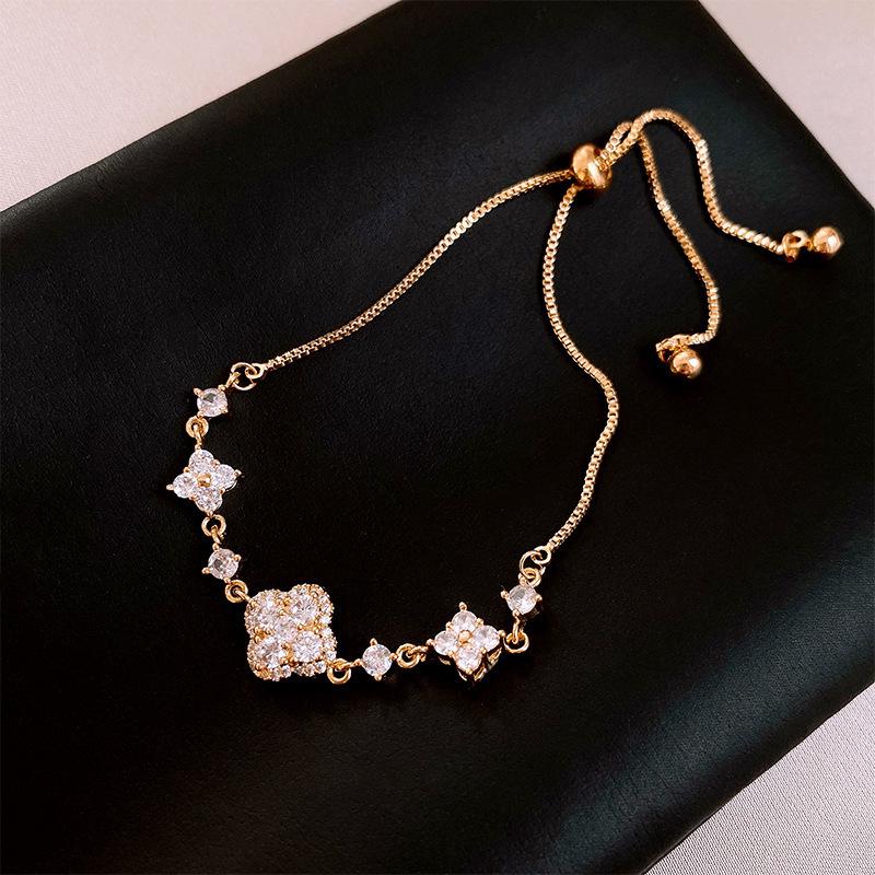 High-End Zircon Floral Heart Bracelet - Luxurious Sparkle for Women