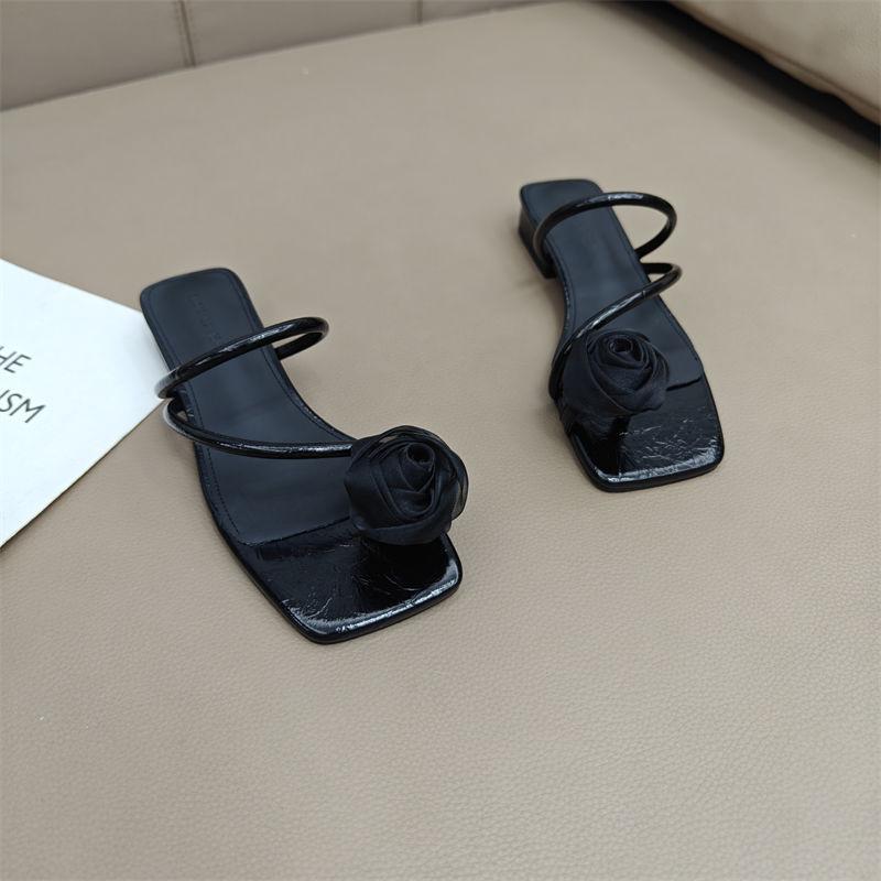 Small low heel set toe French cool slippers fairy shoes fashion wear 2025 new summer temperament toe sandals