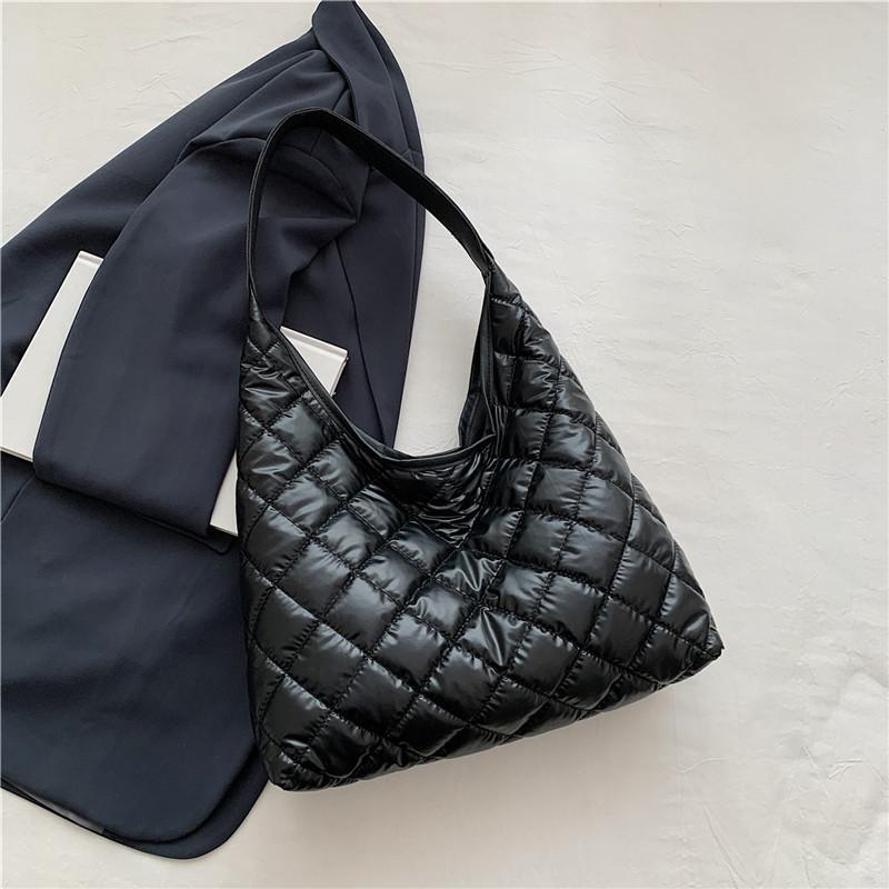 Fashionable Lightweight Womens Quilted Tote Bag In Multiple Colors For Daily Use