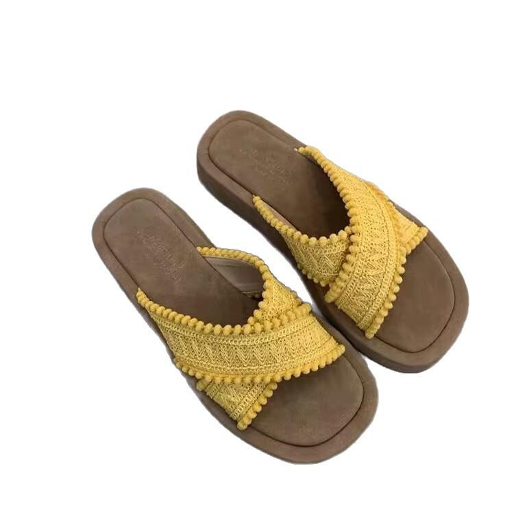 Thick-bottomed woven fringed cross-strapped slippers for women's summer wear 2025 new vacation bohemian cool slippers for women
