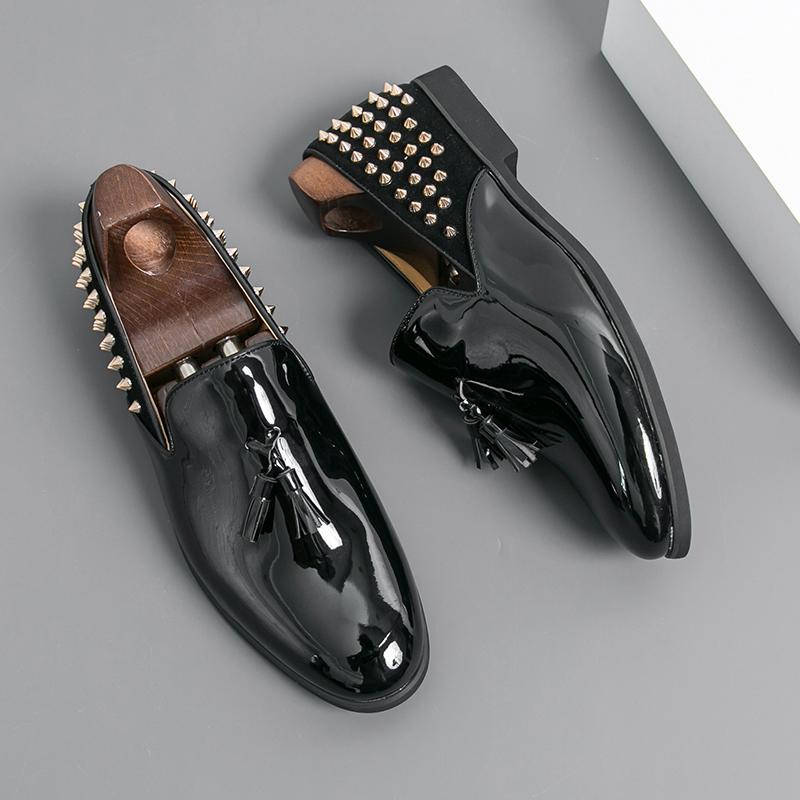 Black Tassel Revit Studded Shoes Man Pointed Toe Slip On Flats Male Fashion Loafers