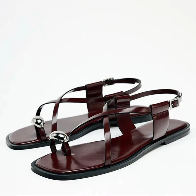 Fashion Summer Cross Strap Buckle Design Flat Sandals Women Fashion Metal Decoration Over Toe Casual Flat Slippers Comfort Beach Shoes