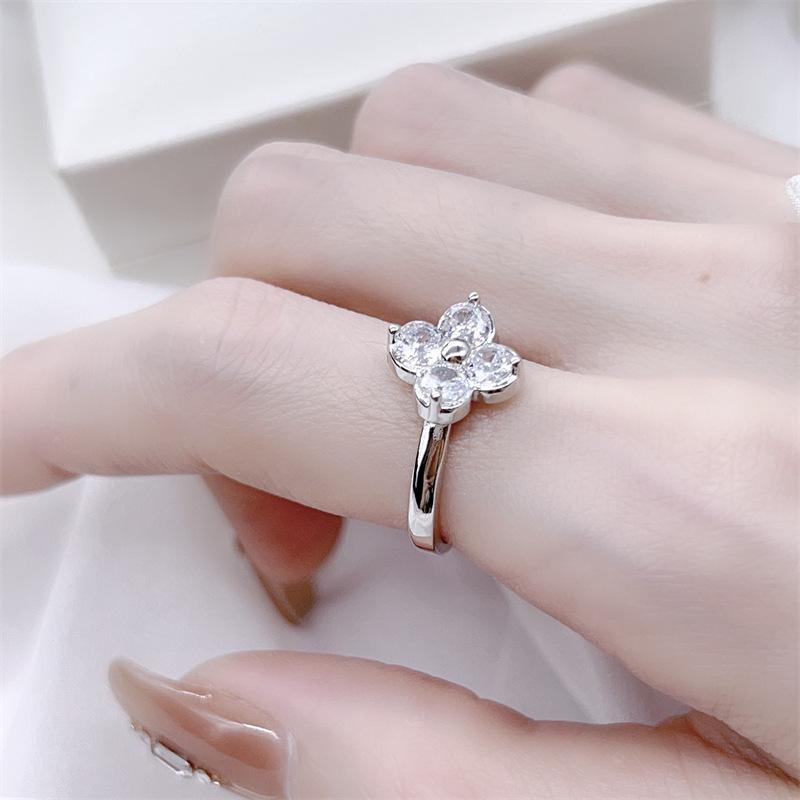 Minimalist Retro Hollow Heart Flower Ring Set for Women - Adjustable, Sweet, Versatile Accessory Adjustable Open