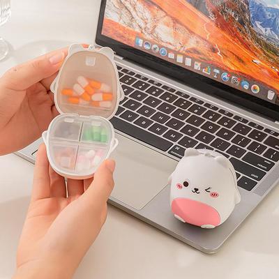 Sevimli Çizgi Film Küçük Ayı Taşınabilir Çift Katmanlı Bölmeli Dışarı Çıkmak İçin Ayrı Paketlenmiş İlaç Saklama Plastik Hap Kutusu