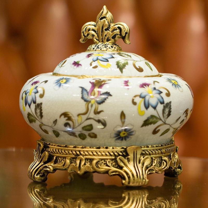 European Style Ashtray with Lid Handicrafts Ornaments Ceramic Vintage Home Decoration Box Storage Jar