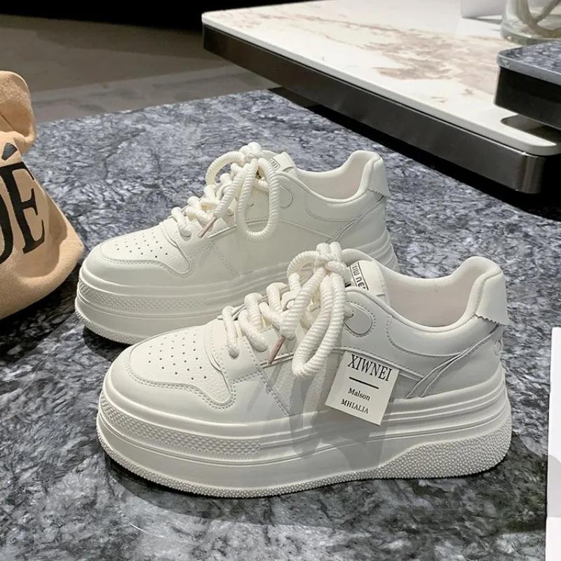 Mode 2024 Plateau Sportschuhe Flache Damen-Sneaker Damen Tennis Casual Vulkanisiert Schwarz Mode Harajuku Dicksohlige Sneaker