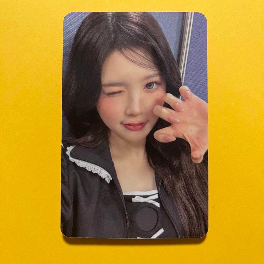 [USED] Hearts2hearts Eina Trading Card Apple Lucky Draw Bonus Item