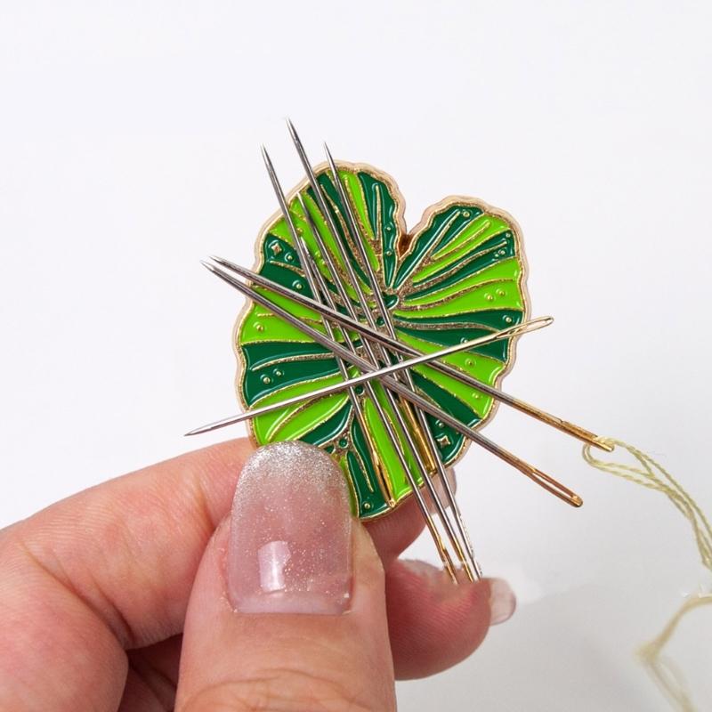 Porta-aghi a forma di Fiore Foglia Portaghi Magnetici Needle Nanny Porta-aghi per Cucito Ricamo Lavoro a Maglia