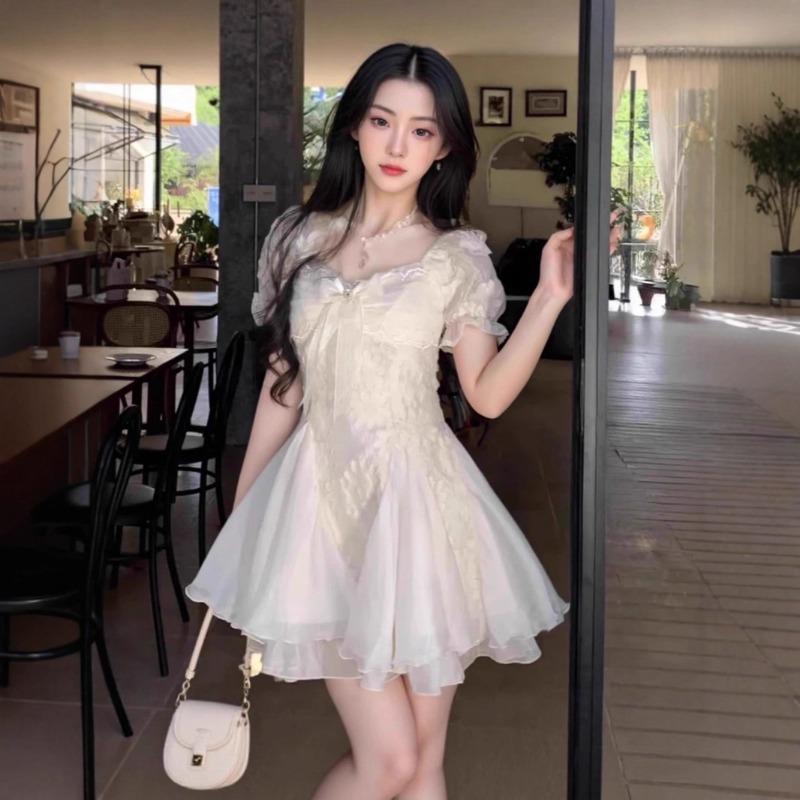 Pure white moonlight temperament fluffy mesh splicing dress women's summer French gentle and beautiful small skirt