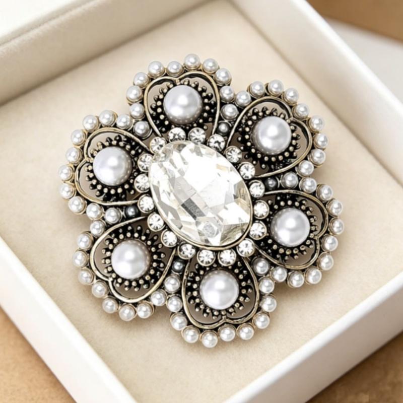 Baroque Style Brooches for Women with Rhinestones Pearls Unisex Design for Elegant or Formal Attire