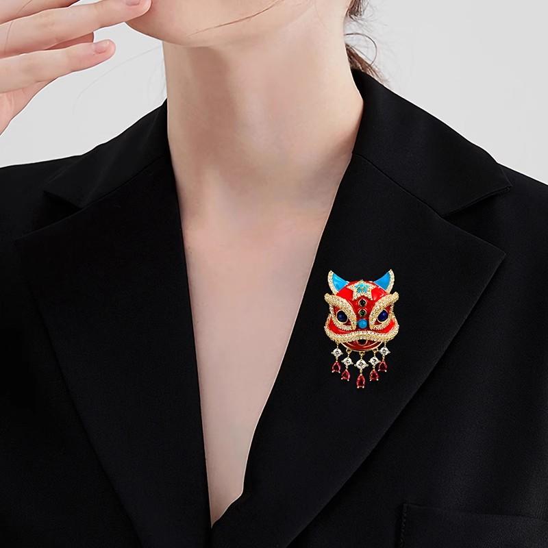 National Trend Lion Dance Brooch, High-end Women's Niche Design Sense Creative Brooch, Light Luxury and Elegant Brooch