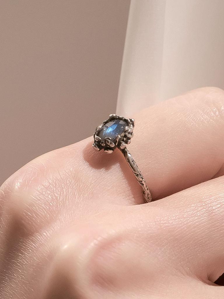Harang Hr 114R_Antique Gemstone Ring(Blue Labradorite)
