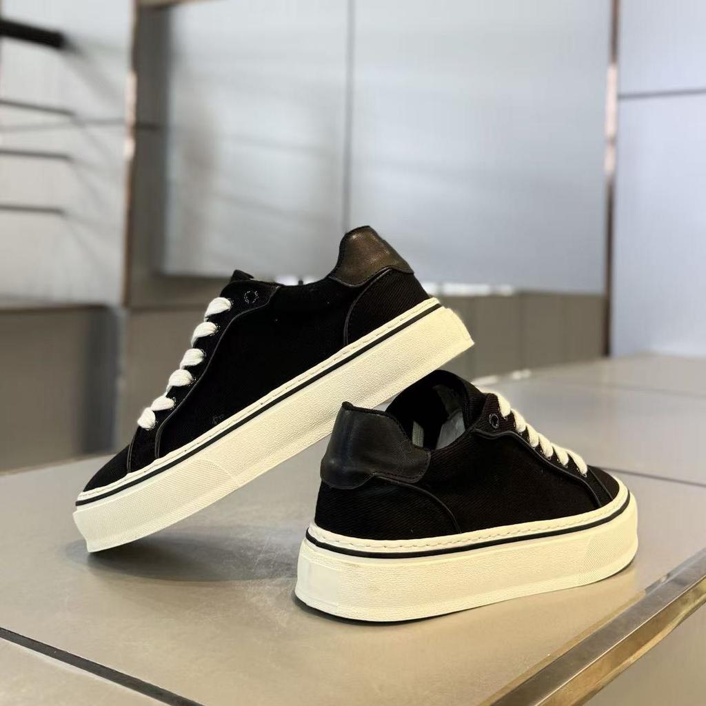New Men's Classic Four Seasons Fashion Low Top Skateboarding Shoes Comfortable Soft Sole Sneakers