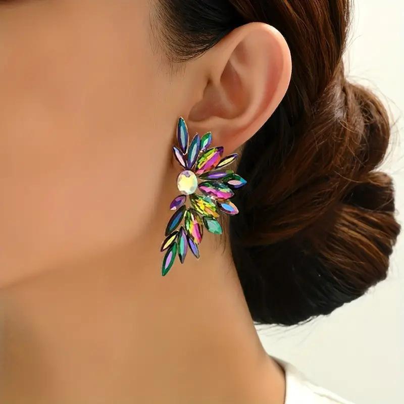 New fashionable stud earrings for women, horse eye geometric high luxury jewelry, feather wings dopamine earrings.