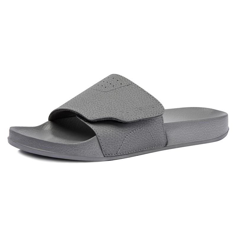 Fashion New Men Thick Bottom Slippers Platform Bathroom Slides Non Slip Trend Designer Shoes Female Beach Shoes Flip Flops Men Sandals