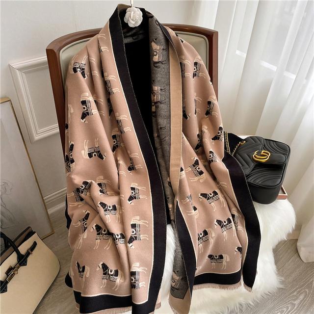 Luxusní kašmírový šátek Zimní Dámské Šály Pašmína Teplá Deka Zábaly Dámská šátek Foulard Bandana Značka Silný potisk šátky