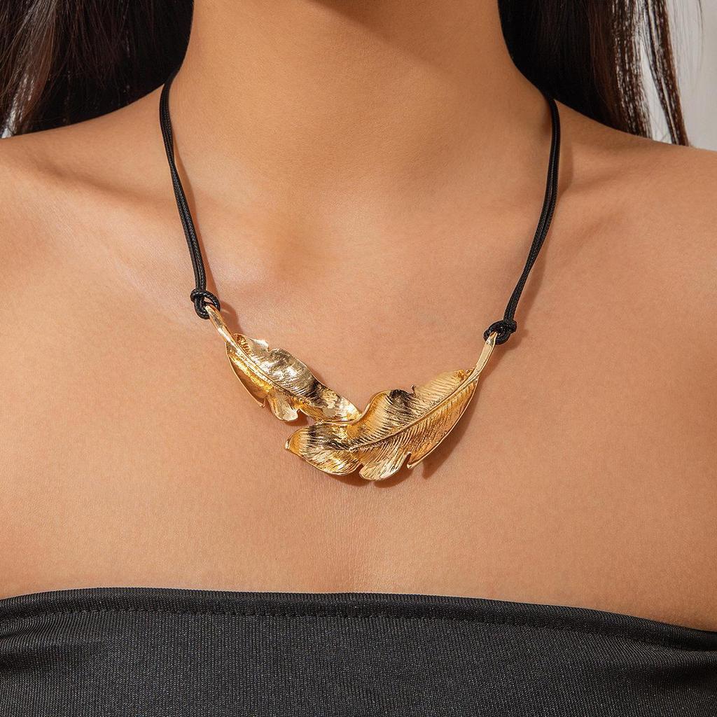 Skull Coffin Leather Necklace: Hip-Hop Style Cross-Border Jewelry with Irregular Alloy Clavicle Chain