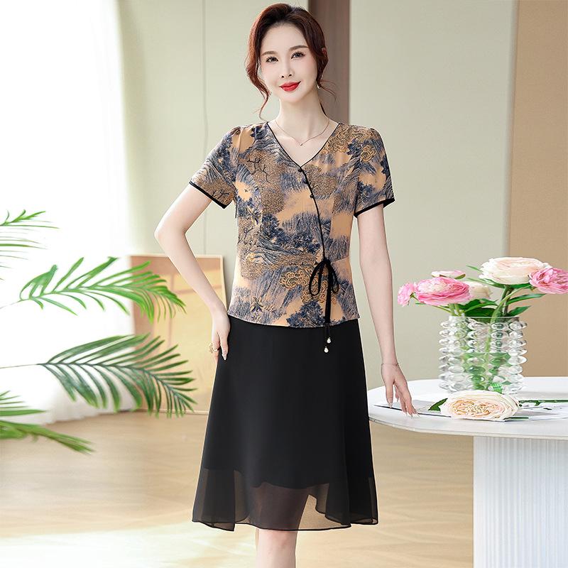 Elegant Chiffon Two-Piece Dresses for Petite Mothers and Mature Women