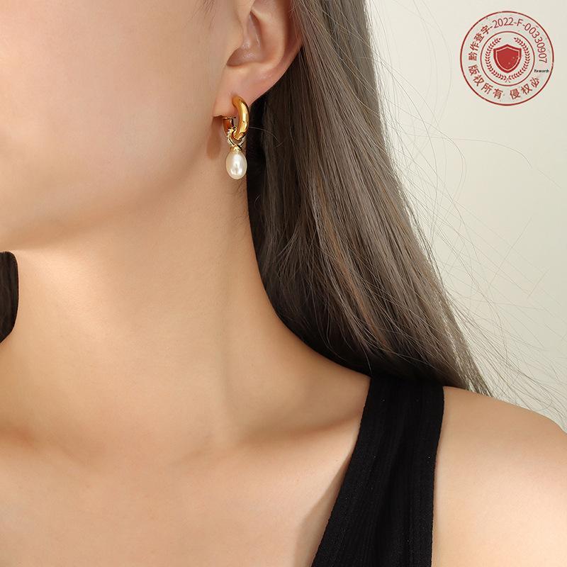 Baroque Faux Pearl C-shaped Stud Earrings - European and American Style Women's Titanium Steel Accessories