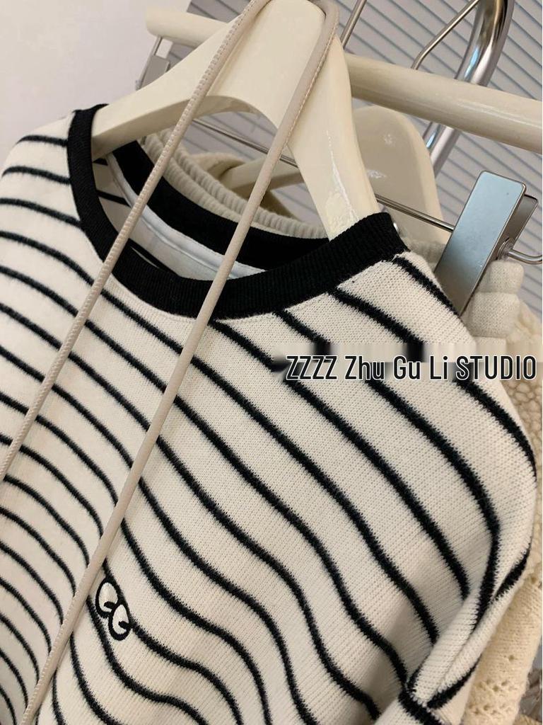 2218 Embroidered Brushed Striped Mid-Length T-Shirt - Early Spring 2023 Edition for Women