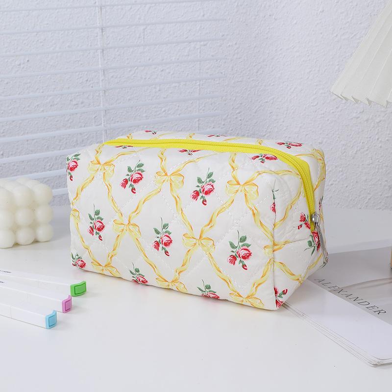

Fashion Printed Makeup Bag Women Rose Cosmetic Bag Student Pencil Case Cute Girl Stationery Pouch Travel Toiletry Bag Organizer жовтий
