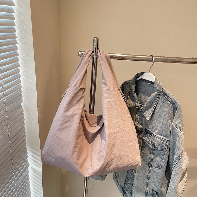 Underarm Large-capacity Bag Women's 2025 New Fashion Casual Niche Design Shoulder Bag Simple Personalized Tote Bag