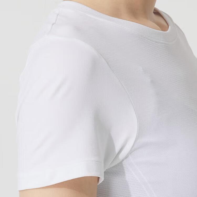 Under Armour T Shirts Women's White Crew Neck Moderate 1388770-100