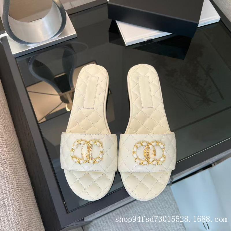 Classic Xiaoxiangfeng Sandals Women Wear Black Chain Slippers Versatile Fashion Diamond Flat Bottom One-word Drag