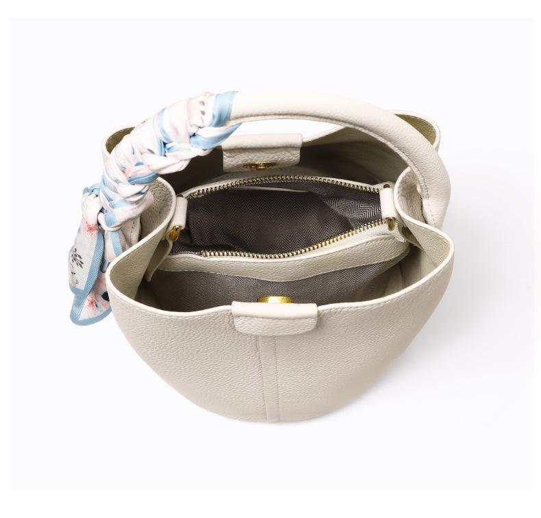 Small Bucket Bag Women's High-end Bag 2025 New Niche Vegetable Basket Women's Bag Super Hot Portable Messenger Bag Summer