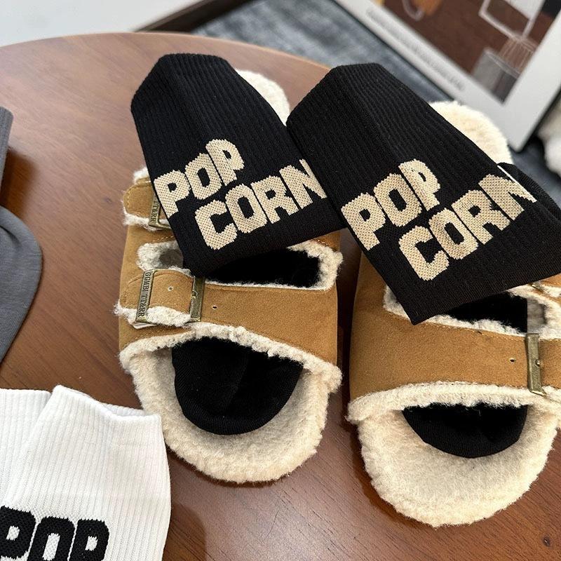 

Mrs. Chen Wore Colorful Letter Socks With Shark Pants And Simple And Trendy Sports Socks One size fits all чорний