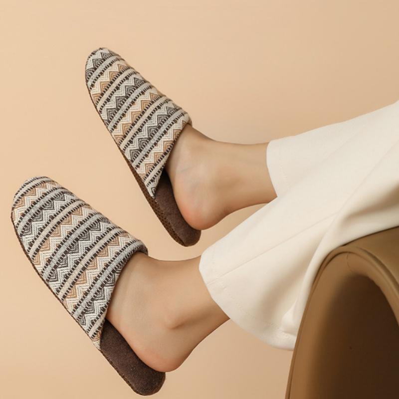 Fashion 2025 Winter New Cotton Slippers Cover Toe Ethnic Style Women's Home Indoor Slippers Large Size Slip On Comfy Women Flat Shoes