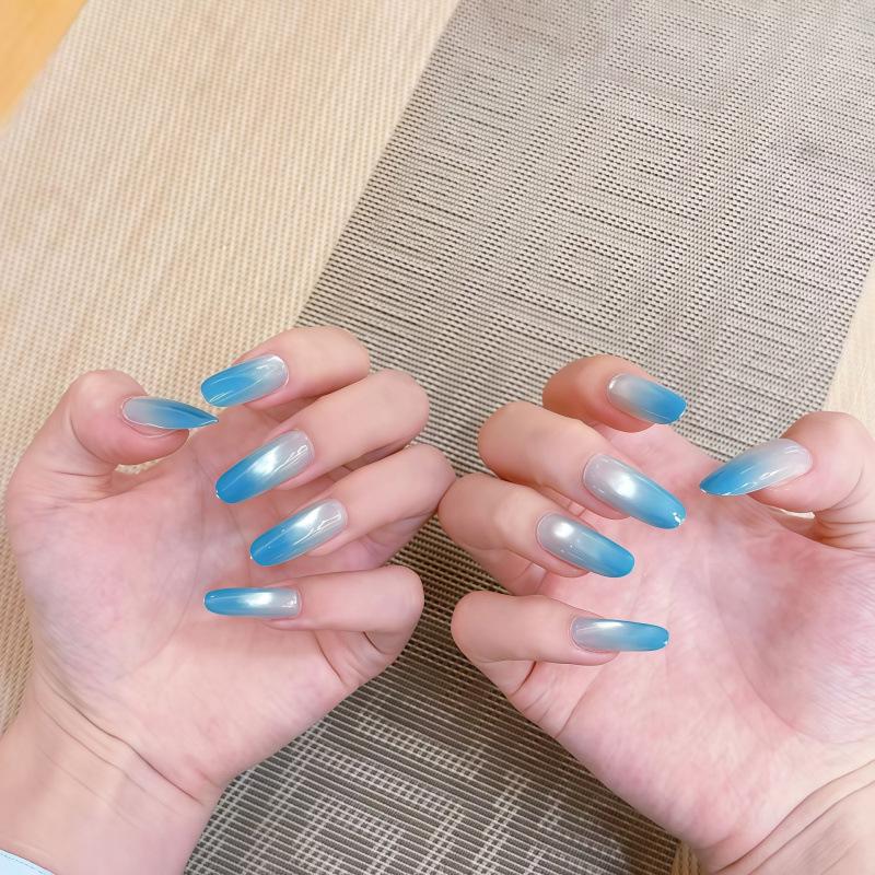 Blue Gradient Glass Beads Manicure with Detachable Cat Eye Accent