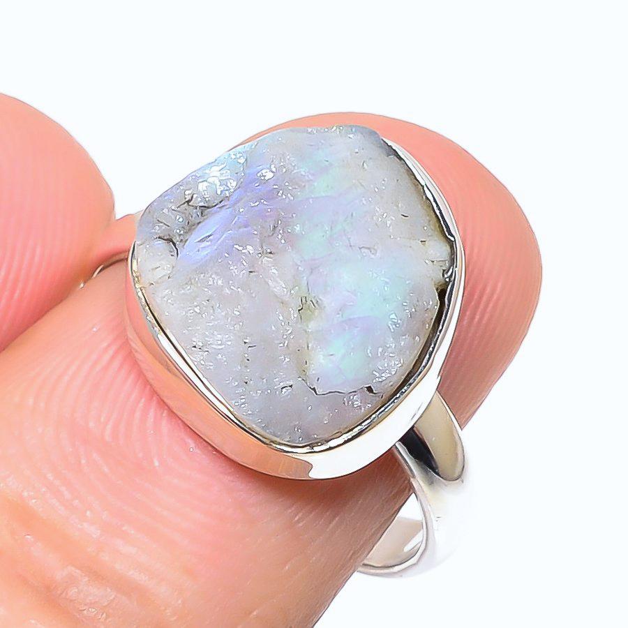 

Natural Rainbow Moonstone Gemstone 925 Solid Sterling Silver Ring Size 8.5 j6H98