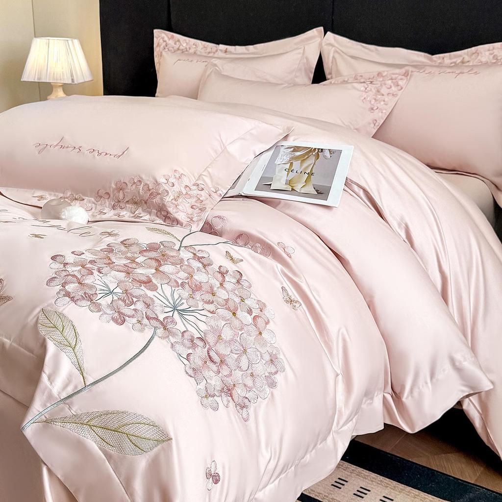 Light Luxury Skin-Friendly Embroidered Duvet Cover Set, Super Soft & Breathable, Available In Single/Double & Student Three-Piece Styles.