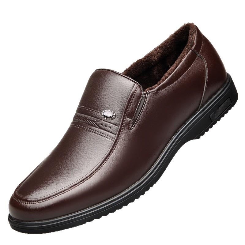 2025 Frühling neue Herrenlederschuhe Business Casual atmungsaktiv rutschfest Mittelalter Papa Lederschuhe