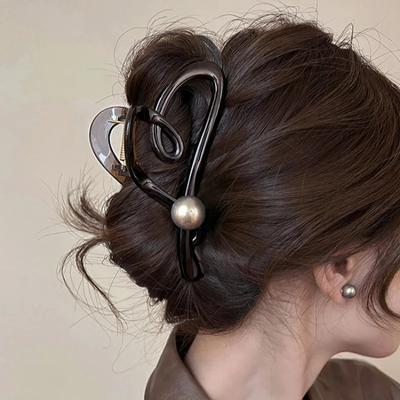 Acrylic Hollow Heart-shaped Pearl Hair Claw Korean Fashion Women Girls Sweet Elegant Hair Clamp Hair Styling Accessories Gifts
