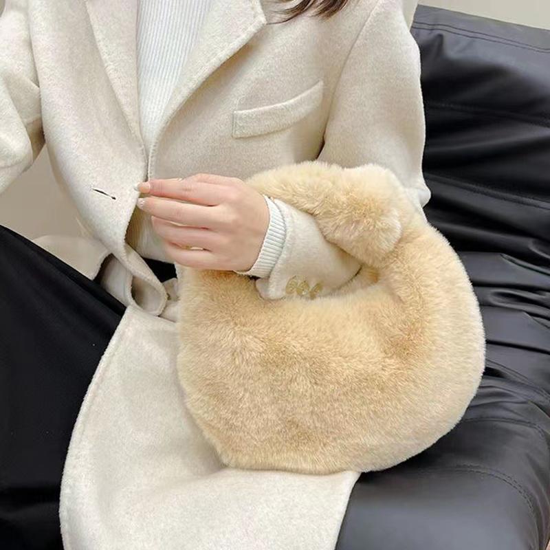 Fur Women's Small Half Moon Bag Luxury Warm Plush Wrist Bags for Women Fashion Furry Short Handle Clutch Ladies Coin Purses