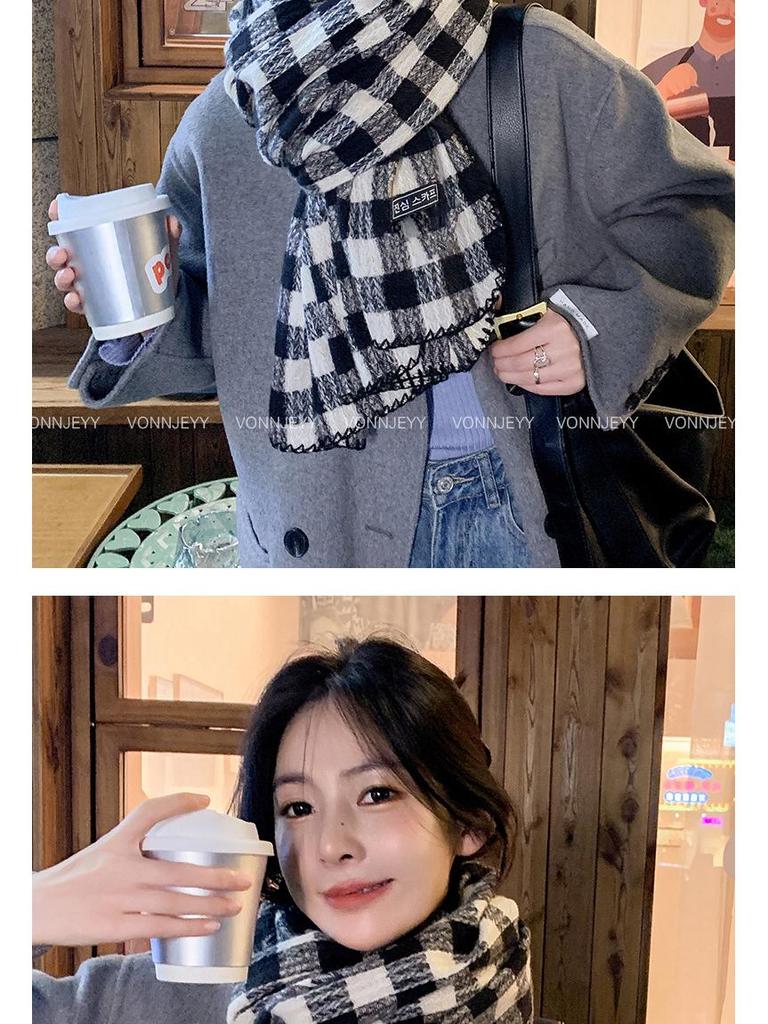 Women's Green Plaid Scarf: Trendy, Versatile, and Warm for 2024 Autumn/Winter