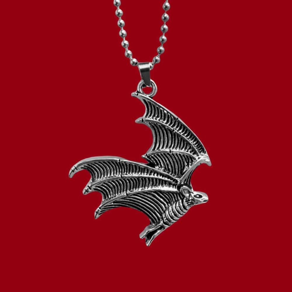 Gothic Punk Sliver Color Flying Vampire Bat Animal Pendant Bead Chain Necklace for Women Men Halloween Party Personality Jewelry