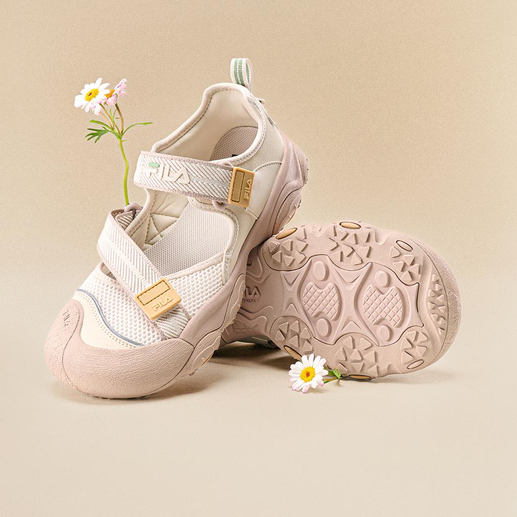 FILA Fluid 7 Sandal Cat Paw Minimalist Classic Stylish Casual Versatile Comfortable Breathable Velcro Beach Sandals Women sandals F12W622407FGW