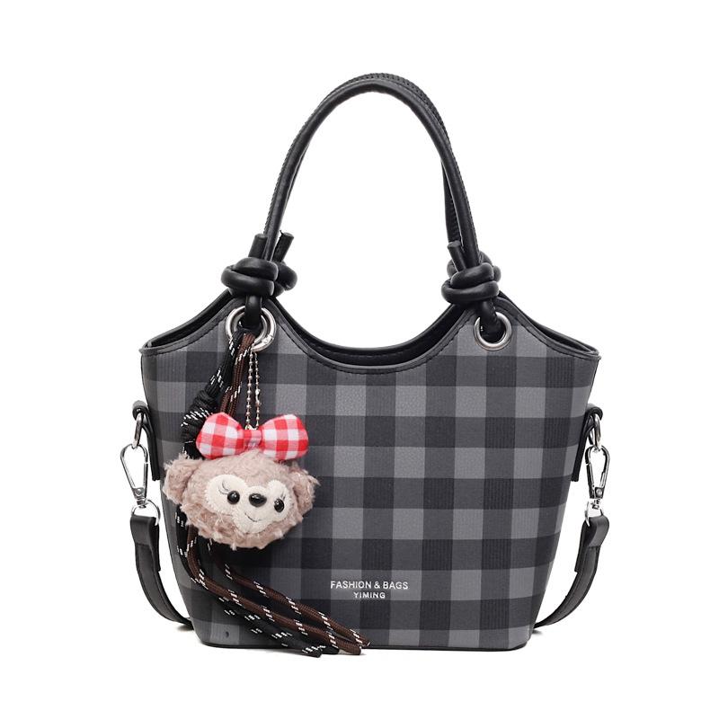 Stylish and Simple Lightweight Handbag Bag Women's 2025 New High-value Niche Single Shoulder Underarm Bag Plaid Messenger Bag