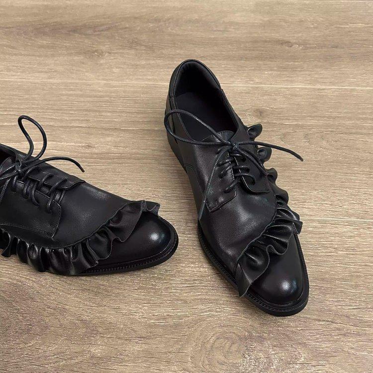 

Версия из мягкой кожи~ темно-лотосовый край с кружевом на шнуровке маленькие кожаные туфли для женской весенней коллекции 2025 года, универсальные повседневные маленькие туфли на толстом каблуке 40 чёрный