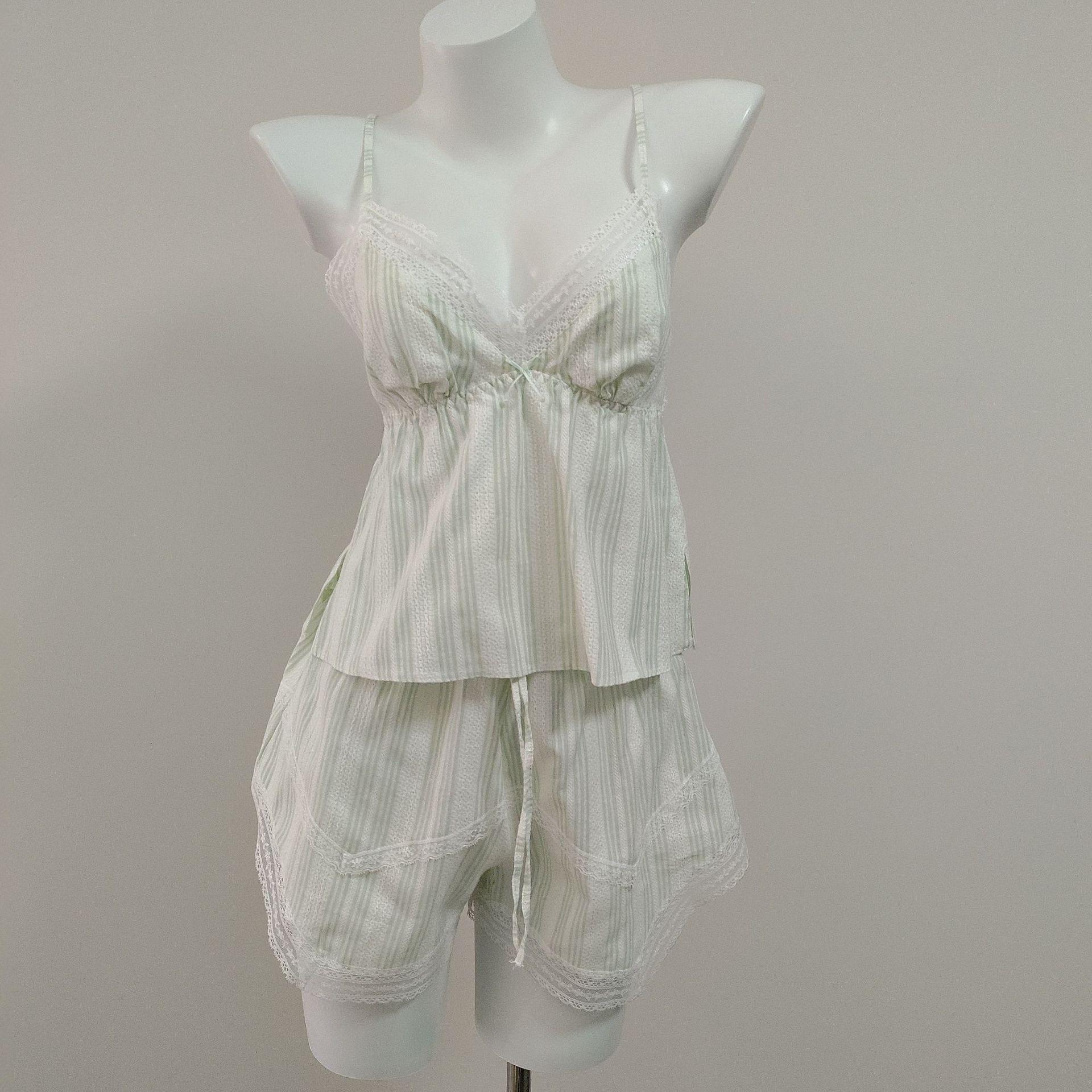 Women s Summer Bubble Crepe Pajama Set - Cute Camisole & Shorts Medium светло-зеленый